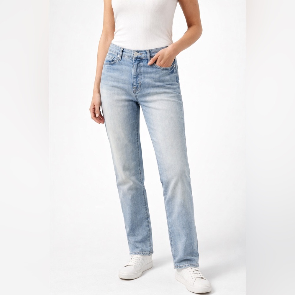 Calvin Klein Light Wash Straight Leg Jeans | Size 26